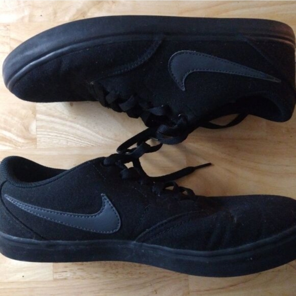Nike SB Check Solarsoft Canvas 'Triple Black' Skate Shoes Sneakers 8 - Picture 4 of 6